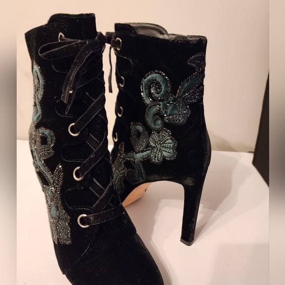 Jimmy Choo Black and Green velvet booties size 42 (US size 10.5) - Picture 2 of 4